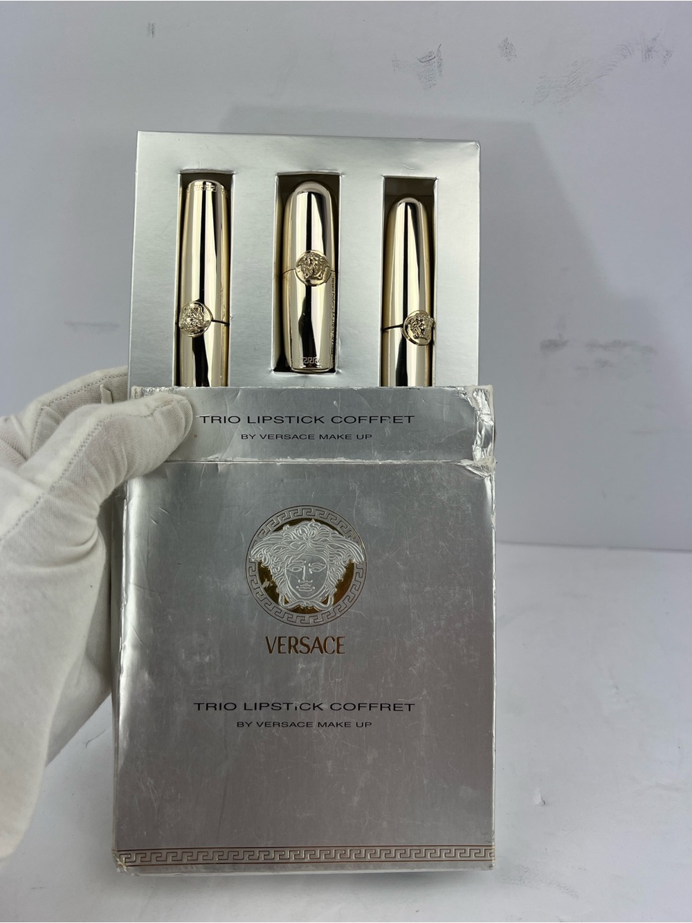 VERSACE TRÍO VINTAGE LIPSTICKS COFFRET SET WITH MEDUSA LOGO, IN GOLD COLOR - Picture 14 of 14